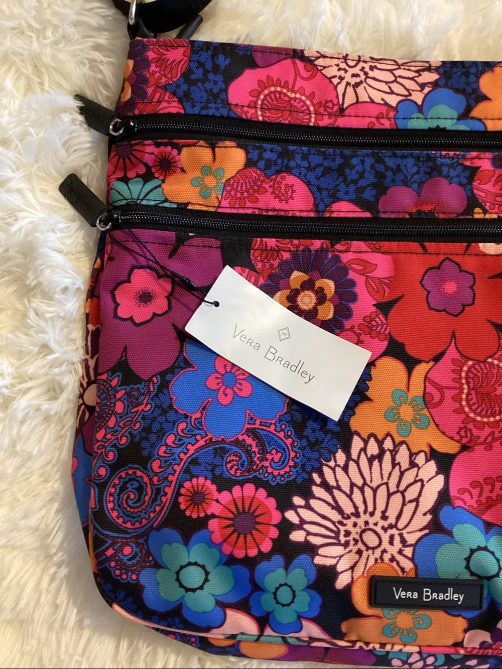 Vera Bradley tripled zip hipster crossbody in floral fiesta. 🌸NEW with tags🌸